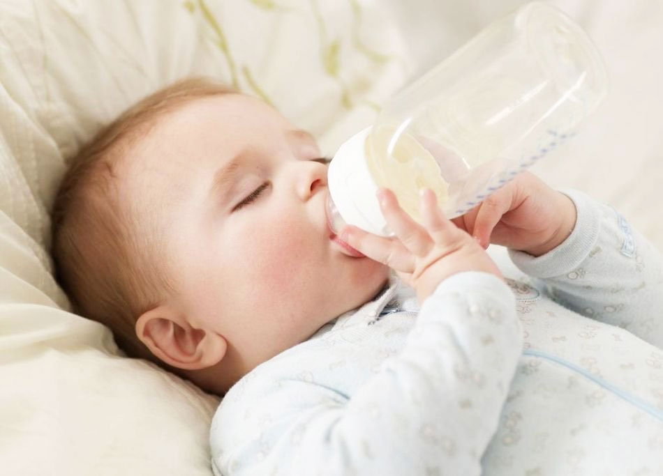 Khi nào nên đổi sữa cho trẻ, cách đổi sữa cho trẻ đúng cách