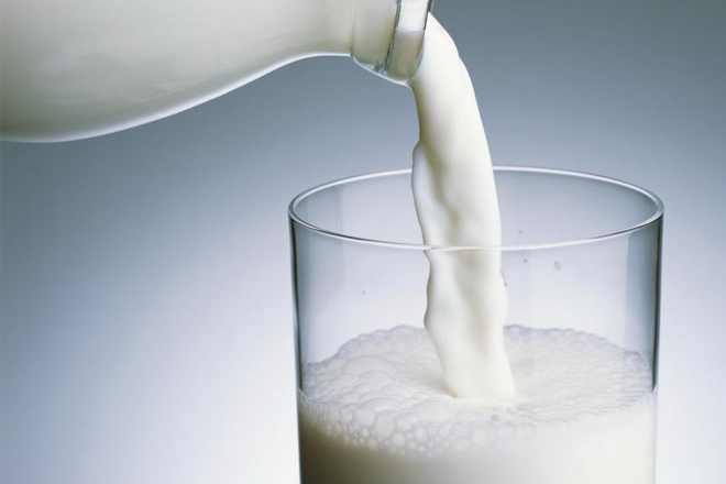 Sữa non là gì? Tại sao bạn nên mua sử dụng sữa non Gerllac cho bé?